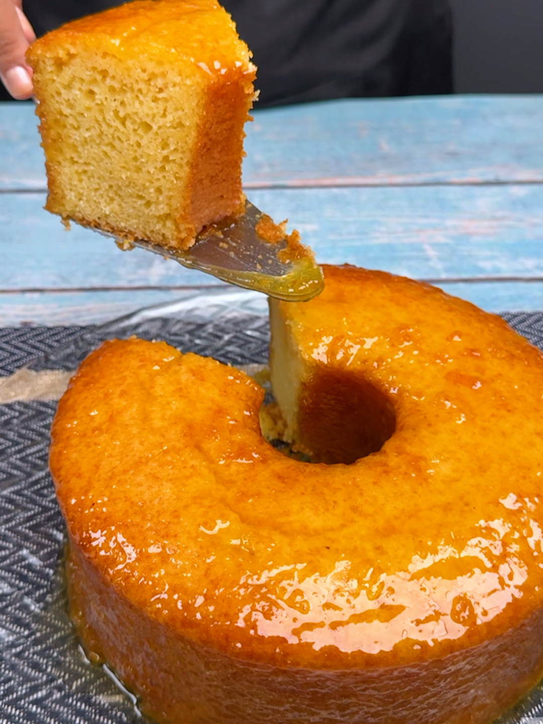Depois que eu descobri essa receita, só faço bolo de laranja assim! #receitas #receita #bolodelaranja #bolo #receitadebolo