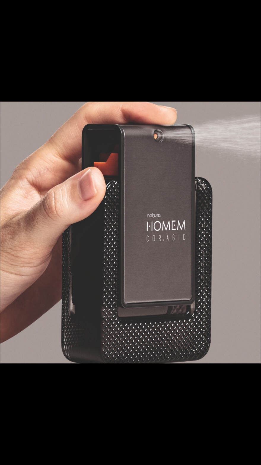 🔥🌳 Sinta a força da autenticidade com Natura Homem Cor.agio!  Uma fragrância que combina notas amadeiradas e frescas, perfeita para o homem que enfrenta a vida com coragem e elegância. 💪✨   💭 O que te inspira a ser corajoso? Compartilhe suas histórias!   👉 Garanta o seu por R$174,16 com o cupom PRIMAVER! 🛒 Compre pelo app da Natura e me adicione como sua consultora, Paula Reuther! #Fragrância #NaturaHomem #Coragem #Estilo #Promoção