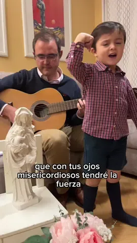 Hoy canta Javier , el pequeño de la @familiatorresdepascual  Dándole la bienvenida a La Virgen de la Alegría . Gracias por tan GRAN REGALO!🎁  Hoy canta Javier , el pequeño de la @familiatorresdepascual  #virgen #virgendelaalegria #mariamirame #niñocantando #niñoypapá #cancionalavirgen #oracioncantada #familiatorresdepascual 