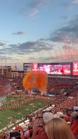 forgot to post this from 2 weeks ago🥺 but such a fun wknd!!! #collegeweekend #gamedayoutfit #diml #dailyvlog #wkndvlog #universityoftexas #utaustin #georgiavstexas 
