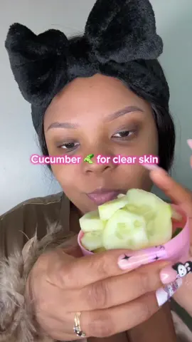 🥒🥒Cucumber🥒🥒 is great for the skin due to its high water content, which helps hydrate and refresh the skin. It has soothing and anti-inflammatory properties that reduce puffiness, redness, and irritation. Rich in antioxidants and vitamins, cucumber also helps promote skin healing, improve elasticity, and fight signs of aging, leaving the skin looking healthy and revitalized. #cucumber #cucumberfacial #skincare #skincaretips #cucumberskincare #cucumberskinbenefits #kbeauty #beauty #SelfCare #selflove 