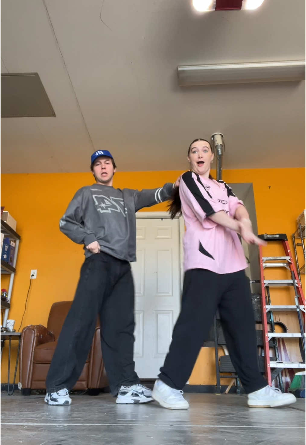 STICKYYYY @chloe kleiner dc: @OL 