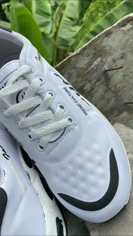 Yang mau keren langsung Chekout aja 🤫 #fyp #rekomendasi #sepatu #sup #keren 
