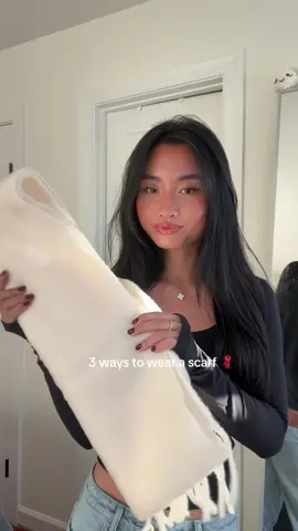 time to get ur chunky scarves out!! ways to style ur scarf😚 #scarf #scarftutorial #howtostyle #chunkyscarf #scarfstyles #winterfashion 