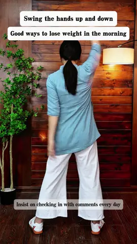Swing the hands up and down.Good way to lose weight in the morning.#taichi #meridian #exercise #tcm #healthylifestyle #practice #strength #loseweigth #healthandwellness 