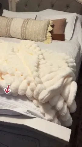 #fuzzyblanket #cozyblanket #bedsure #throwblanket #falldecor #tiktokmademebuyit
