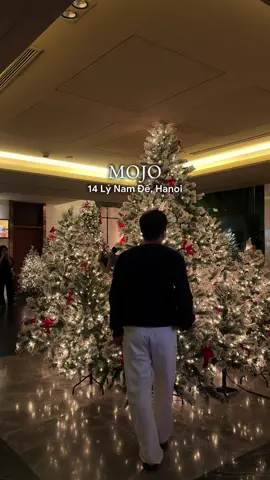 QUÁN CÀ PHÊ CHỤP ẢNH GIÁNG SINH HOT NHẤT HÀ NỘI LÚC NÀY ❄️💫 #hanoi #tronlamdichill #cafehanoi #noelhanoi2024 #cafenoelhanoi #mojocafeandbistro 