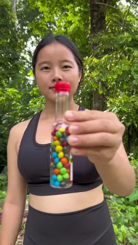 In the wet forest, keep matches like this. #bushcraft #Outdoors #camping #survival #FYP #maobuschcraft #TikTokAwardsVN 