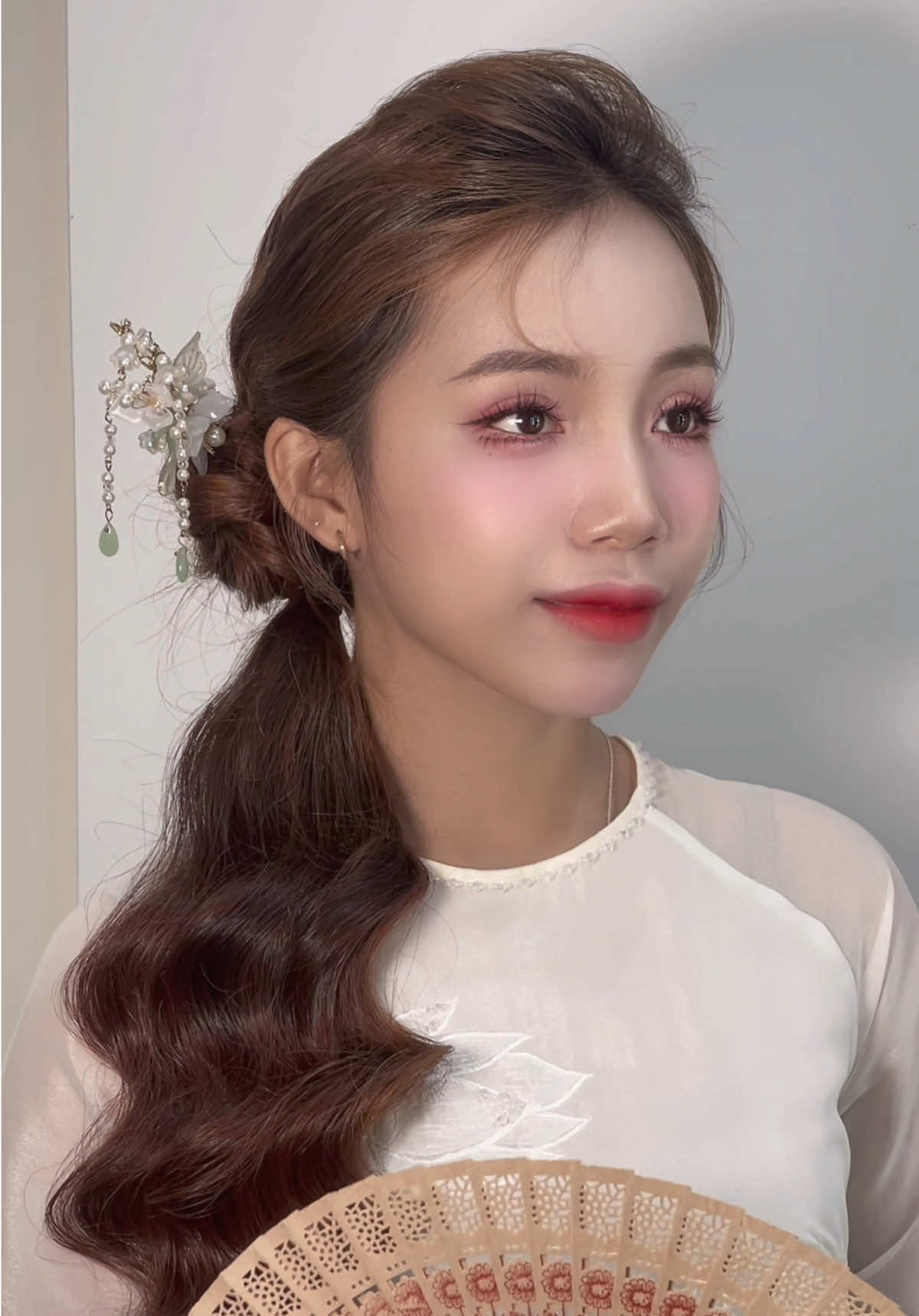 Tone hồng cho cô dâu áo dài 🍃🍃 💄Makeup : Phương Kim #quangngai76 #quangngai #thinhhanh #codauxinh #hot #xuhuongtiktok #codau #aocuoi #makeup #CapCut #lynweddingquangngai #aocuoiquangngai #xuhuong2024 #phuongkim #xuhuong #beauty #layout 