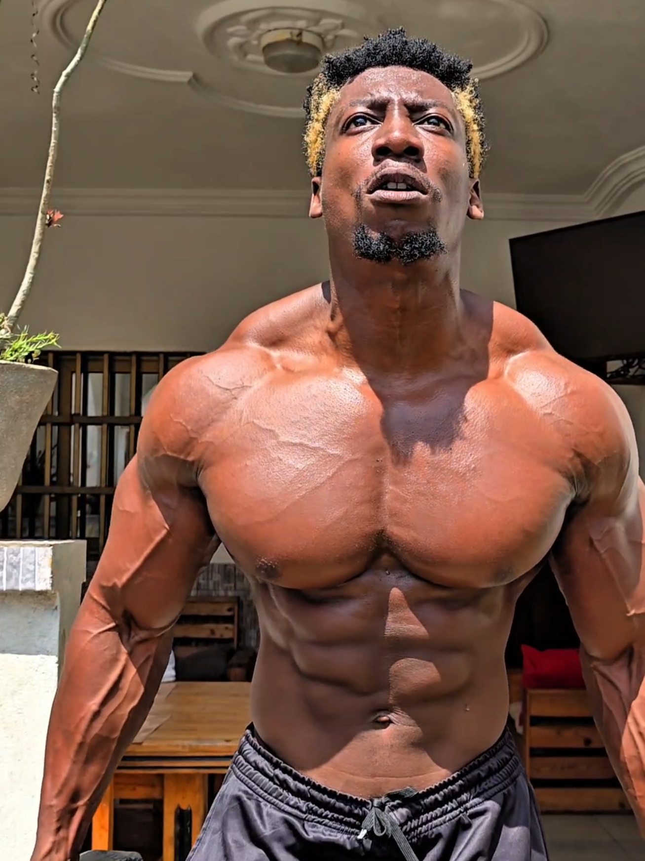 Chest day let's get it. 🔥 #motivation #bodybuilding #bodybuildingmotivation 