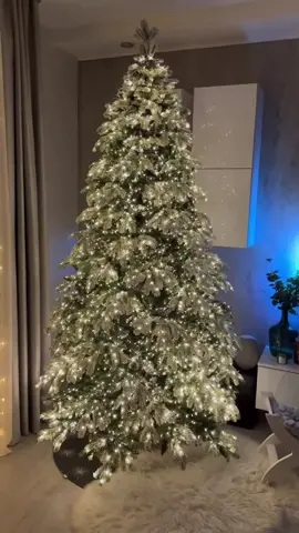 Lên đèn đón Noel thôi nào. chỉ còn hơn 40 ngày nữa là một mùa giáng sinh nữa lại tới. cùng chuẩn bị cho mùa giáng sinh nào #noel2025 #caythongnoel #giangsinh #dennhay 