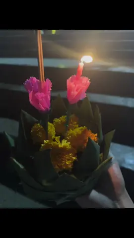 ปีนี้ลอยคนเดียวเหมทอนเดิม#ฟีดดดシ #ยืมลงสตอรี่ได้ #tiktok #จันทบุรี #ลอยกระทง 