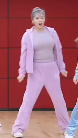 💜 ִ ۫ ּ Jeongyeon fancam ! ( 2/9 ) 𖦁 :  ִ ۫ ּ | 𐄹 sׄe թeꬶ𐐼r c𖦹۪ꬺeꬻȶe 