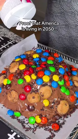 Proof that America is living 2050… #food #eating #mukbang #cookie #donuts #chocolate #satisfy #LifeHack #nutella 
