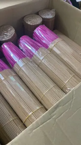 Nhang trầm hương phân khúc Thường, không tẩm hoá chất tạo màu và mùi. #nhangtramhuong #tramhuonghuuduyen #nhangtramhuong299 #phongthuy #tramhuongphongthuy #nammoadidaphat #xongnha #nhangtram #nhang #nhangtramhuonghuuduyen #thocung #thocungtamlinh 