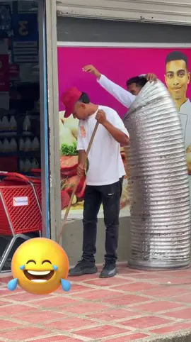 The funny cap 🤣 #funnyvideos #funnymoments #prankvideos #funnyvideo #funny #pranks #funnyprankvideos #prankvideo #funnypranks #funnyprank #fyp