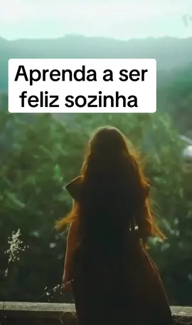 Quer descobrir o segredo para ser feliz em sua própria companhia? Siga-me e veja como isso pode transformar sua vida! Muitas mulheres se perguntam como encontrar a felicidade sozinhas, especialmente após decepções amorosas. Mas essa resposta é mais simples do que parece: antes de TER alguém, é preciso SER alguém que se valorize, se ame e se sinta completa. Você não precisa de ninguém para te completar.  Você já é inteira, e isso é maravilhoso! Aprender a ser feliz sozinha é o primeiro passo para relacionamentos saudáveis e duradouros. Quer aprender como? Me siga ! Lane de Carvalho → Terapeuta, Consteladora Familiar e Mentora de mulheres