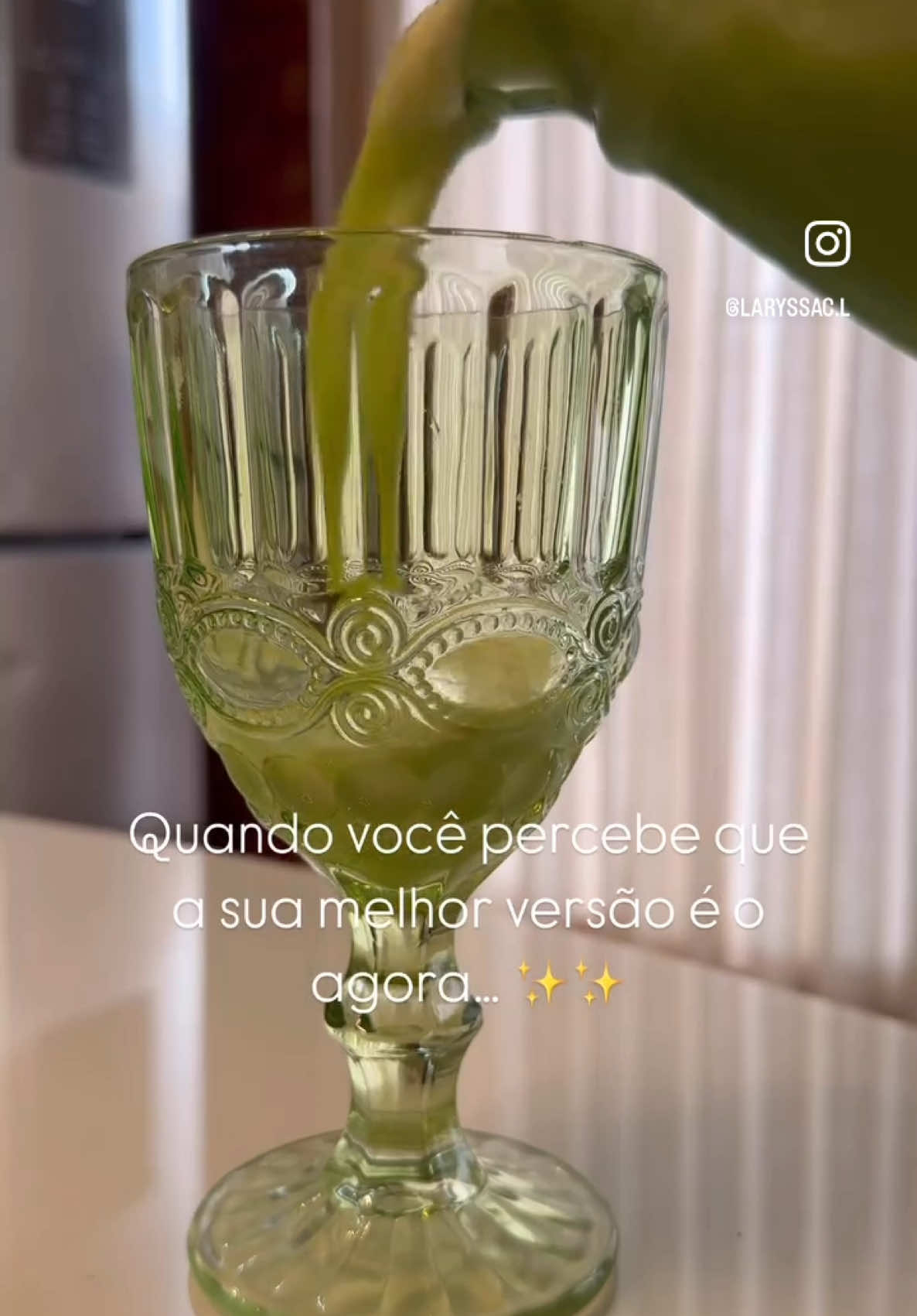 Minha chave virou quando eu percebi que a maioria dos meus problemas se resolvem quando eu: me alimento bem, treino, estudo, descanso, trabalho, priorizo minha família e falo com Deus. É tão bom ✨✨✨✨✨✨