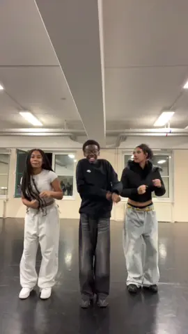 @creWnique🔥💥😈 