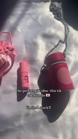 The perfect gift this season 💌@Benefit Cosmetics #christmasgiftideas #tiktokshopfind #viralshopfinds #dealsforyoudays #benefitpartner #benefitcosmetics 