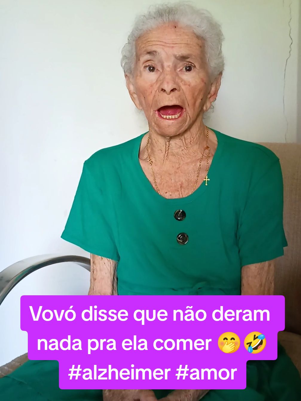 Vovó tomou banho e já quer comer 🤭  #vovo #alzheimer #amor