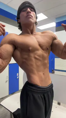 Might just stay natty forver 🤷‍♂️ #fyp #gym #natty #gymmotivation #aesthetic #bodybuilding 