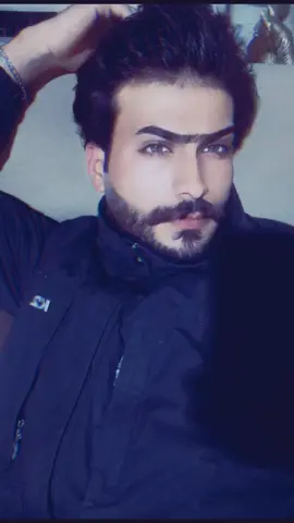 چمال الدنيا بـلمعة عيونه آونﮧ،، 