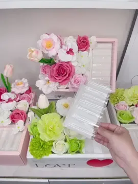 Hướng dẫn khi mua hộp hoa 💶 bên e ạ #TikTokAwardsVN #minflower94 #xuhuongtiktok #nhagiaovietnam #20thang11 #quatangynghia #hcm #hoasapthom #viralvideo 