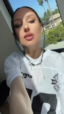 love you. yes you 🤍