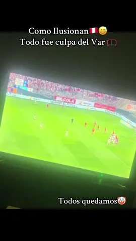 Como ilusionas 🇵🇪🥹 #peruvschile #penal #foryoupage #fueradetiempo #peruvschile🇨🇱🇵🇪 #seleccionperuanadefutbol #gringoyperuana #peruanosenelmundo #foryou #vamosperucarajo9 #guerrero  #lapadula #viralvideo #var #fypシ゚viral 