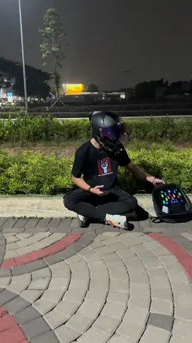 Divoom Cyberbag dari @divoomindonesia cocok banget untuk riding🔥 ✅Pixel Art LED 64x64 yang bisa di custom dan upload foto sesuai keinginan. ✅Water and dust-resistant ✅Garansi Resmi 1 Tahun Divoom Indonesia. ✅FREE Powerbank Joyroom 22,5W 10.000mAh with LED Status worth 300k. ✅FREE Limited Edition Pixel Art T-shirt untuk pembelian produk tertentu dari Divoom Indonesia. ‼️Buruan checkout dari keranjang kuning diatas untuk dapetin promonya @divoomindonesia‼️ #fyp #divoom #drogba 