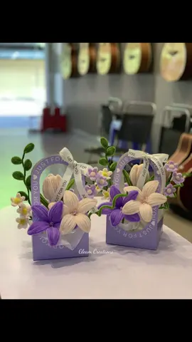 Giỏ hoa tặng thầy cô #TikTokAwardsVN #kemnhung #hoahuongduong #qua20thang11 #20thang11 #giohoa 