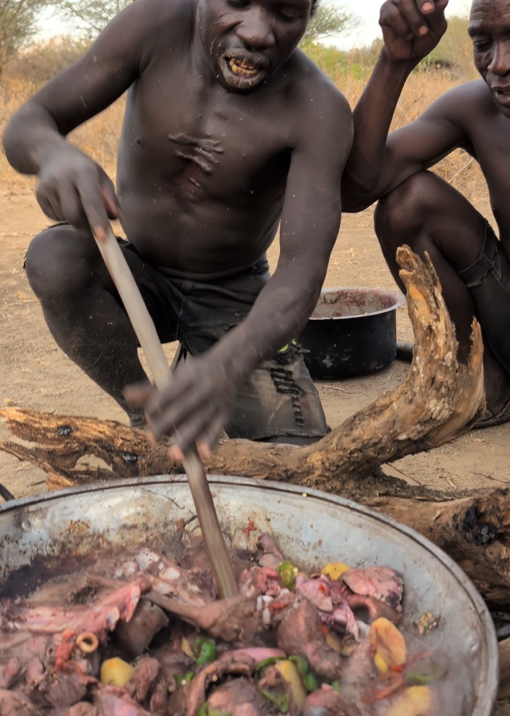 Wow That's incredible delicious food made by hadzabe tribe middle of nowhere ‼️😋😲 So delicious #villagelife #hadzabetribe #africatribes #tiktok #USA 