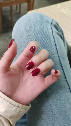 #collagegirls #nails #hand #handmodel