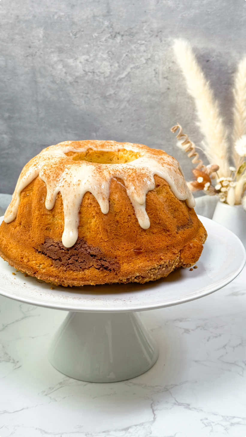 Weg mit Schnecken - wie wär’s mal als Kuchen ? 🥰🤭 das Rezept habe ich euch auf Instagram und YouTube hochgeladen 🎄✨🙏🏼 viel Spaß 😘 #kuchen #zimtschnecken #gugelhupf #backen #zimt #frosting 