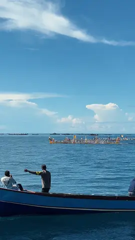 Lomba perahu belang adat kepulauan Banda, 16 november 2024. Juara pertama dimenangkan belang adat waer, juara kedua belang adat kampung baru, juara tiga belang adat lontor !!! #bandaneiramaluku #fyppppppppppppppppppppppp #bandanairamalukuindonesia #fypシ゚viral #lautbanda #bandabesarisland #bandabesarisland #perahubelang #pulaubanda #selamonbandabesar #belang 