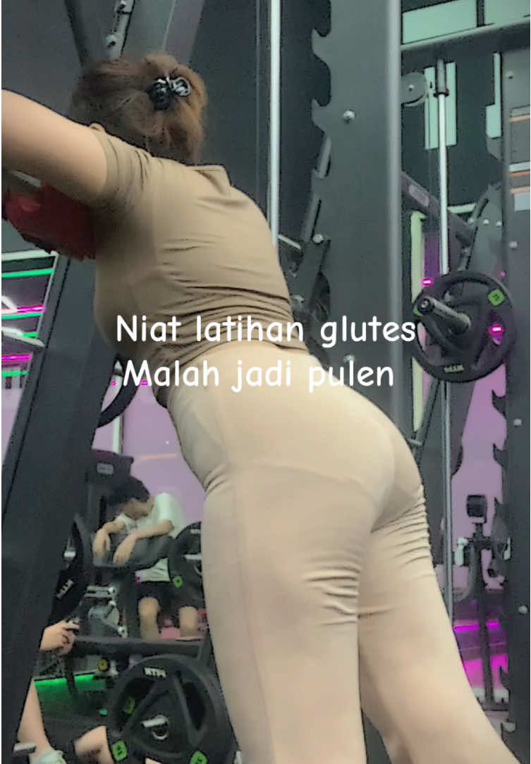 #gym #glutesworkout 