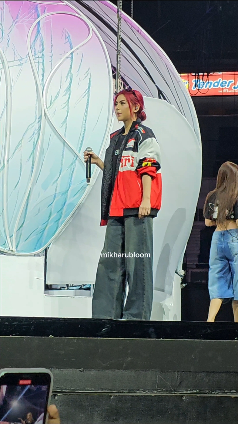 Grand Biniverse Soundcheck Day 1 - Mikha focus  GRAND BINIVERSE DAY 1 #BINISlaysAtAranetaColiseum  #GrandBINIverse @MIKHA LIM. 