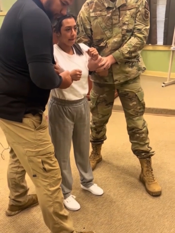 Taser Taser Taser🇺🇸🇺🇸💪 #airforce #aircraft #pilot #asmr #usnavy #military 