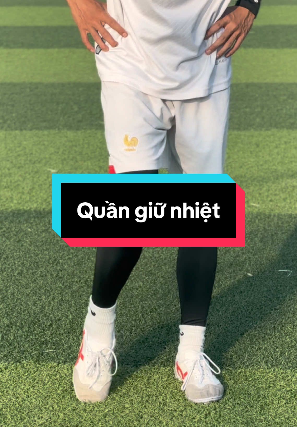 Anh em nào giờ này vẫn chưa có quần giữ nhiệt trong tủ đồ không??? #football #xh #vinhyeubongda #trending #quangiunhiet #quandabong #thoitrangthethao 