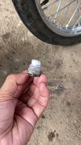 Remedyo sa naloose thread ang drain plug, kapag wala pang budget pwde ito lang muna#honeywellswitch #bisayangdako #bisayatabai #bisayatiktoker #mechaniclife 