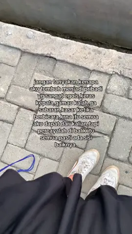 meskipun aku yg paling berbeda,aku ttp mencintai kalian lebih dari diriku sendiri❣️