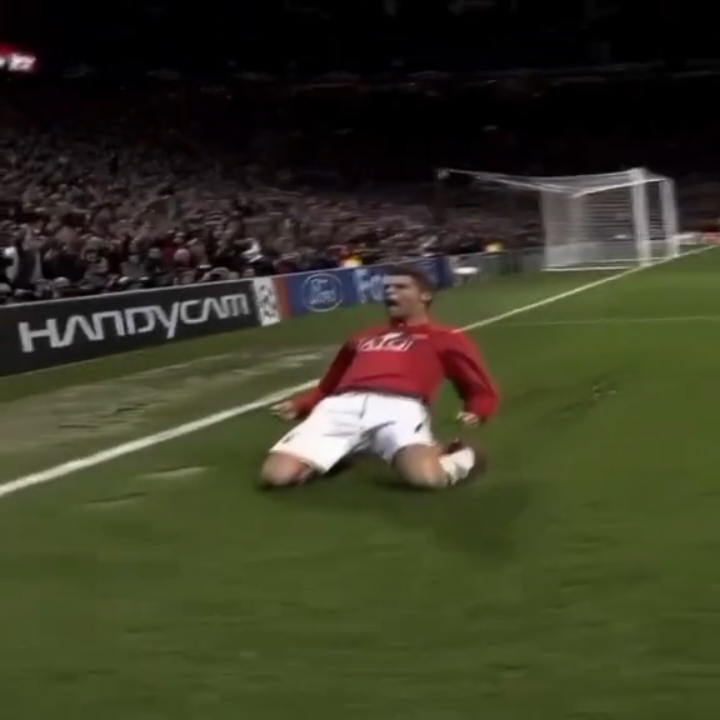 Siiiiu 🤖👀 #clips #ronaldo #cr7 #portugal #viral #foryoupage #fypシ  Credits: @KAY PHEW 