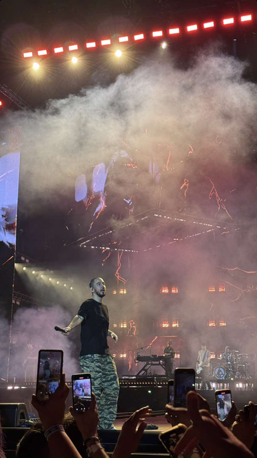 Obrigado Mike Shinoda por ter voltado com essa banda  #linkinpark #mikeshinoda #intheend 