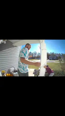 Truly hate it here #ringdoorbell #ringcamera #frontdoor #fall #husbandwife #husband #neighborhood #MomsofTikTok #fail #fyp #fypシ #fypシ゚viral #fypage #fyppppppppppppppppppppppp #fypdongggggggg 
