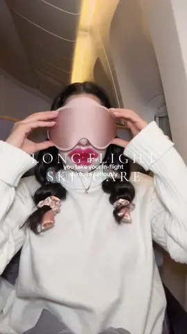 Long flight skincare ✈️🫧 the uglier you go to sleep, the prettier you wake up 💅  #skincare #travel #traveltok #SkinCare101 #travelskincare #longflight #travellife #hack 