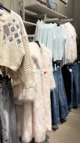 Favourite shop for winter fashion🫶🏼❄️✨🤍 @River Island #riverisland #riverislanduk #winterfashion #fashion #fashioninspo #burgundy #leopardprint #fyp #shopping #traffordcentre #shoppingaddict #foryoupage #viral #girltok #justgirlythings #fypシ゚ 