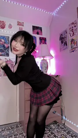 How i imagine Goth Mikasa would emote #gothmikasa #cosplay #fortnitedance #gothmikasacosplay 