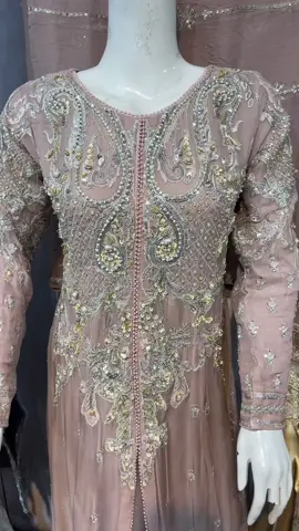 #Rafia #design #longmaxidress #designerwear #ladi #dress #rafiya #uniq #design #partywear #ladi #dress #dressup #pakistaniwedding #fashion #fyp #fyp #fyp 