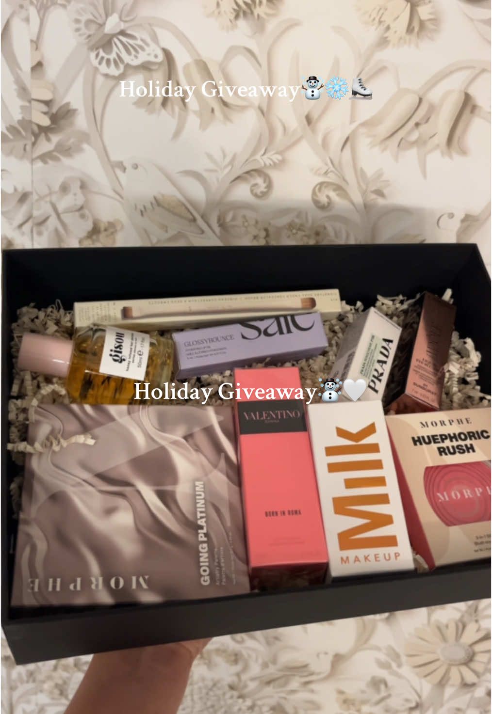 sharing my favorite beauty products with you guys🥹🤍  RULES:  -must follow me on tiktok & IG  - comment and tag a friend  - repost giveaway and share on IG story (tag me @kaileecastillo) ANNOUNCE: 11/30 #giveaway #beautygiveaway #holidaygiveaway #beautymusthaves #beautyfavorites 